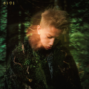 美女脱掉内裤让男人插射视频
