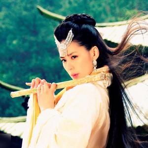 美女脱掉内裤让男人插射视频
